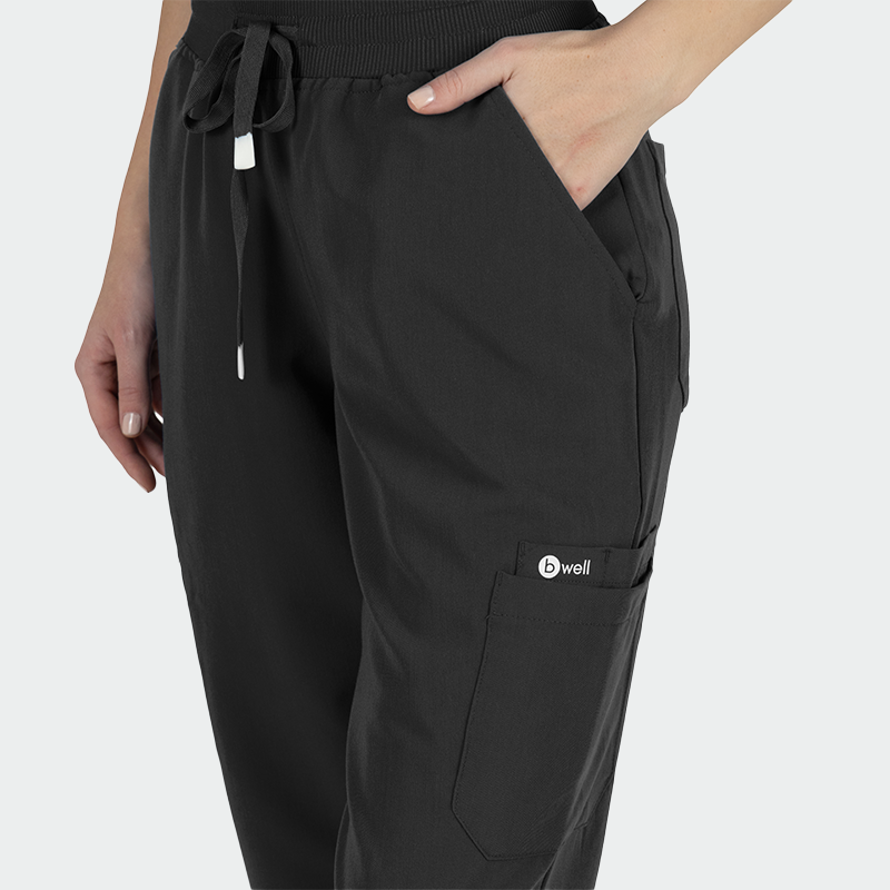 442007-medicinski-pantalon-mauri-black-2-1.png